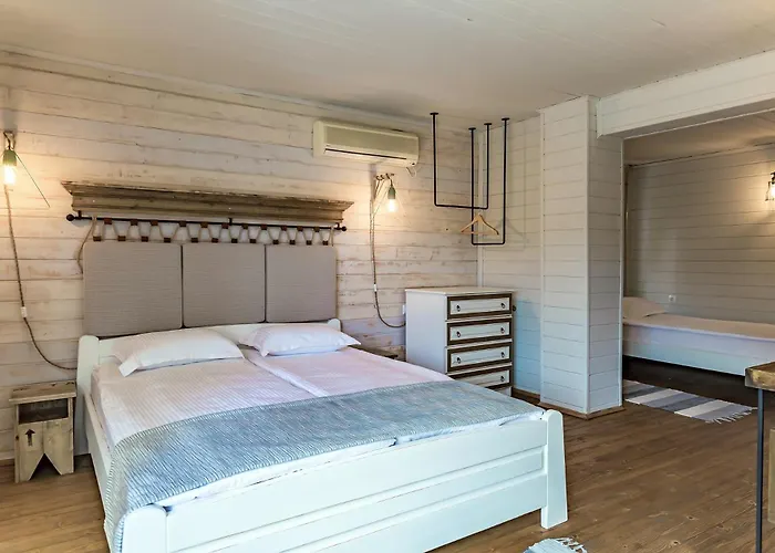 St Anastasia * بورغاس