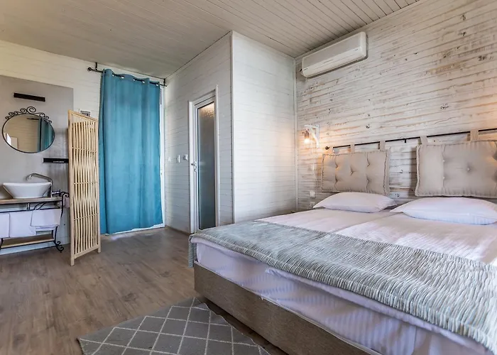 St Anastasia מלון